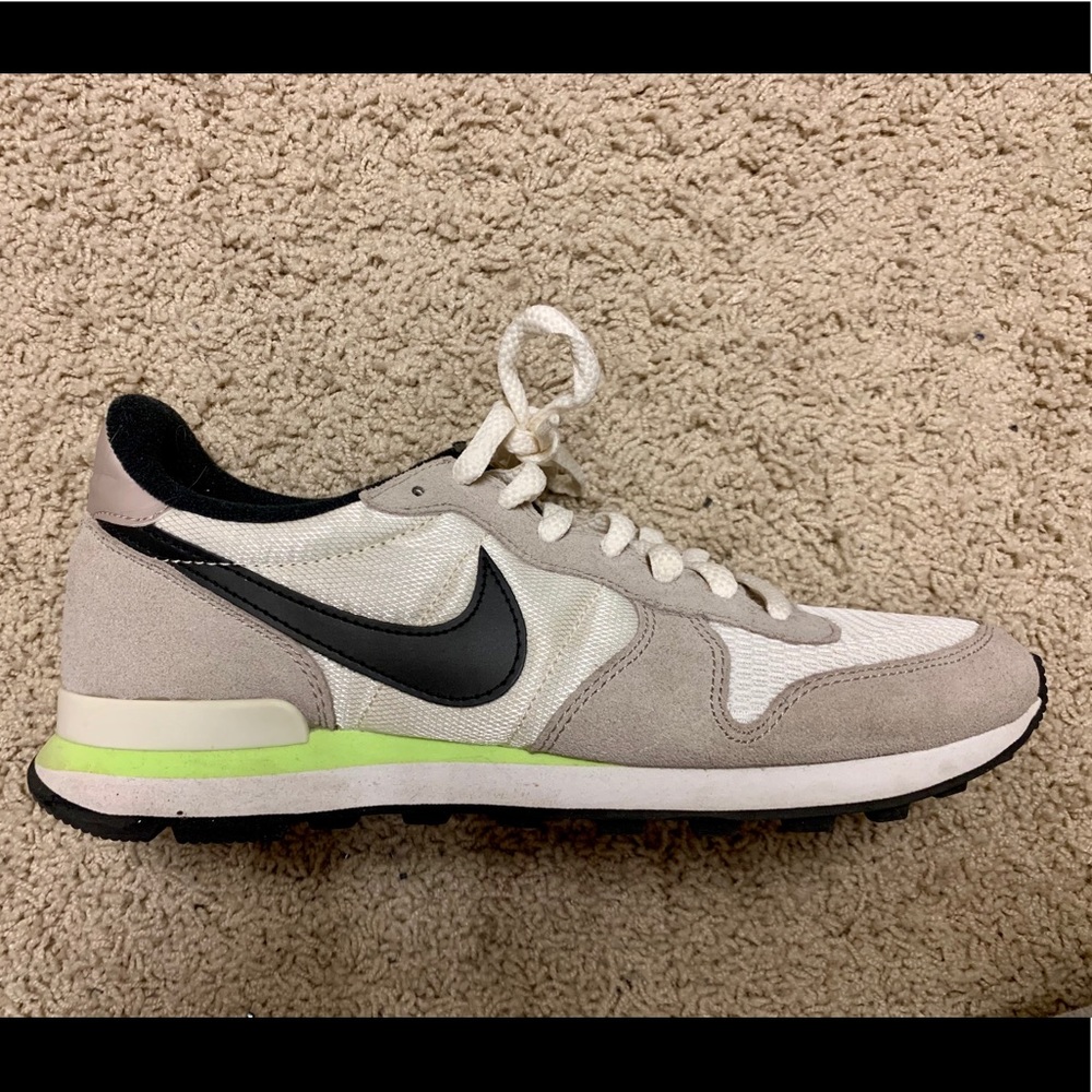 Nike sneakers, size 9